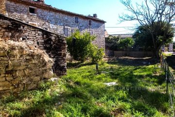 Authentic stone house, for sale
