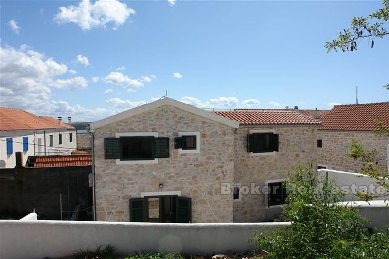 Novoizgrađena dalmatinska kuća, na prodaju
