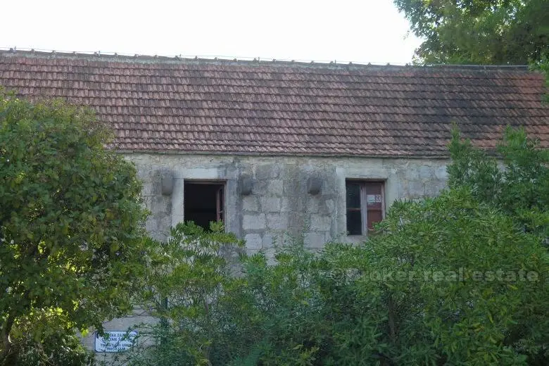 Vecchia casa di pietra dalmata