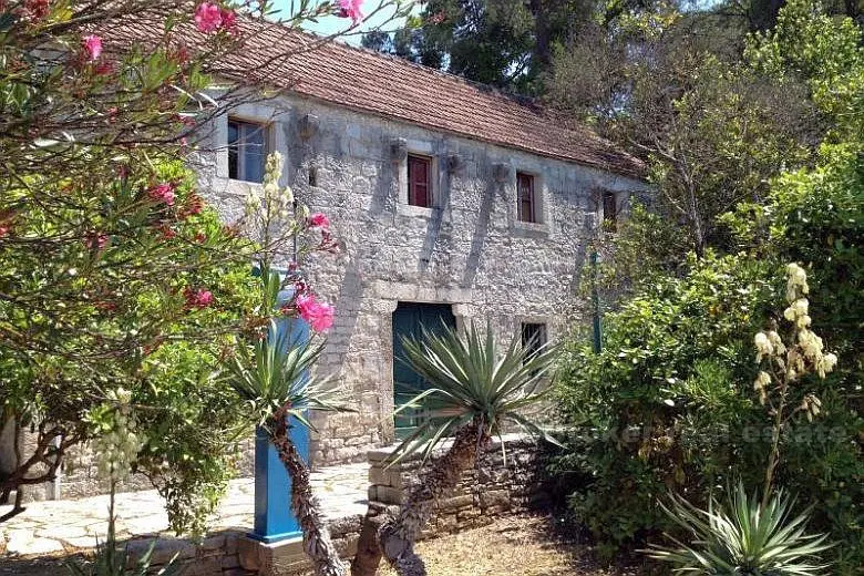 Ancienne maison en pierre de Dalmatie