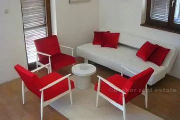 Holiday house with 2 apartments, for sale