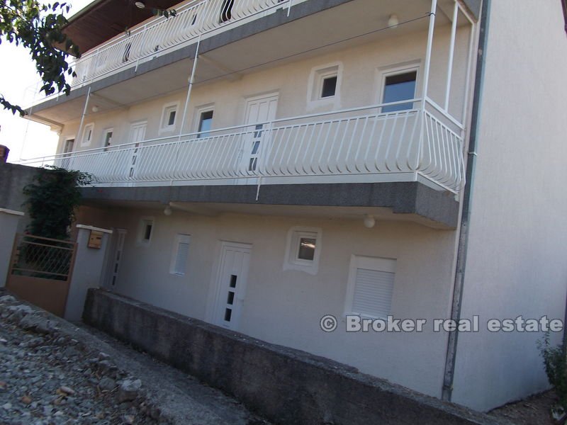 Apartment house with 9 apartments, for sale