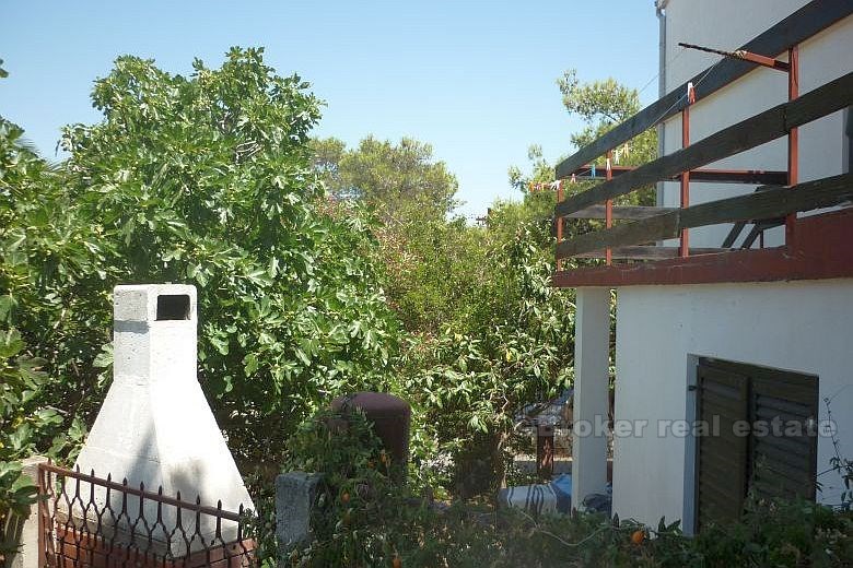 Apartment house, 100 meters from the beach