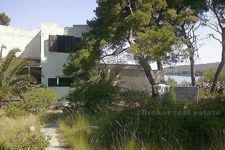House on a land plot of 1000 m2