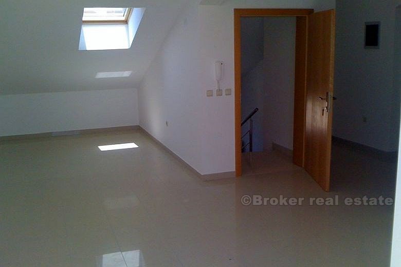 Apartment with 3 rooms, for sale