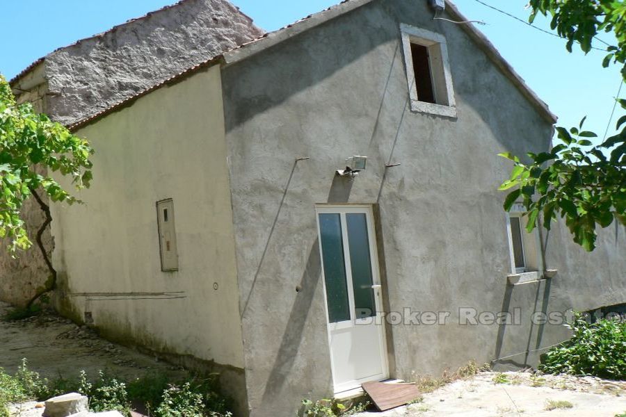 Old stone house of 36 m2