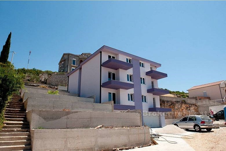 Dom z widokiem na morze na 3 poziomach, na sprzedaż
