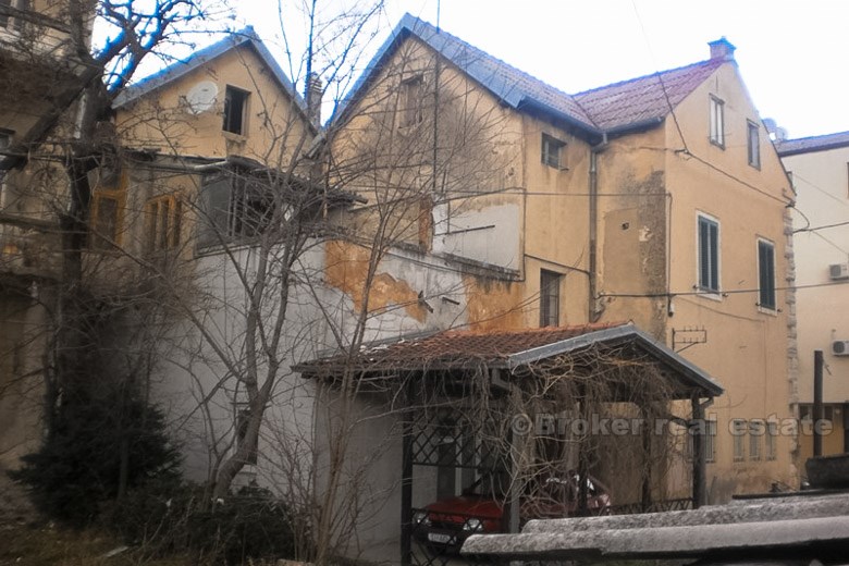Large house on 500 m2, for sale