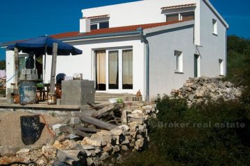 Newly built house 5 meters from the sea
