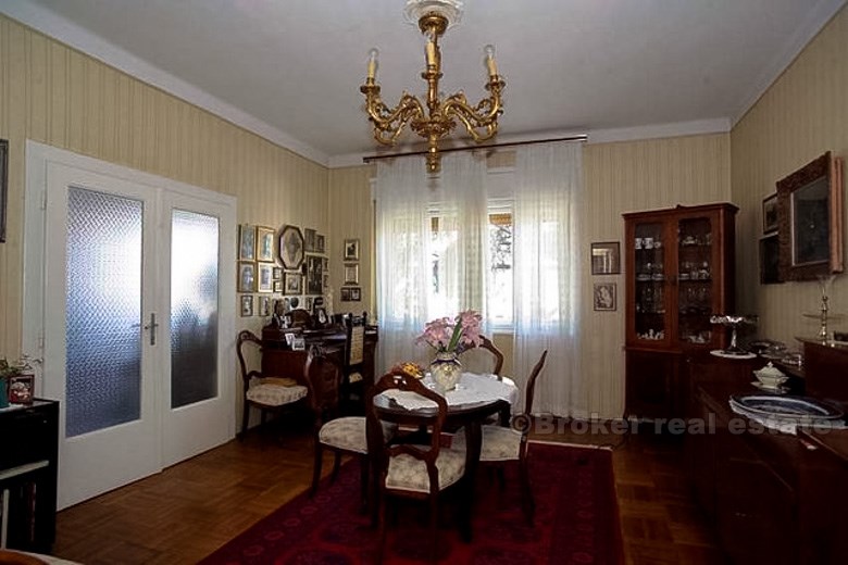 Spacious apartment, 300 meters from Diocletian's Palace