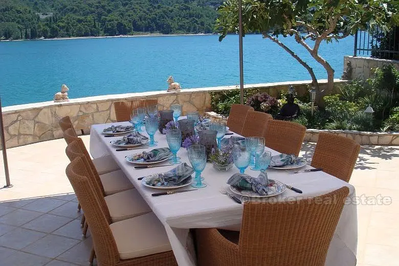 Belle villa directement au dessus de la mer Adriatique