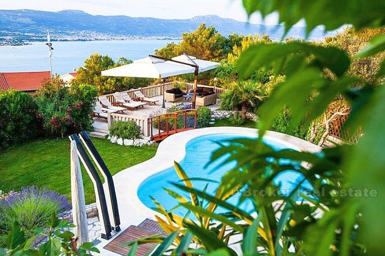 Haus / Villa umgeben von mediterranem Garten, zu vermieten