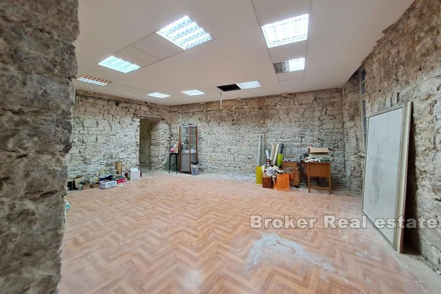 Apartment / Office space in the center of town, for sale