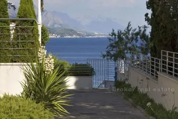 Apartment next to the sea, for sale
