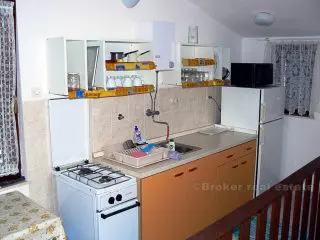 Family house with 7 bedrooms, for sale