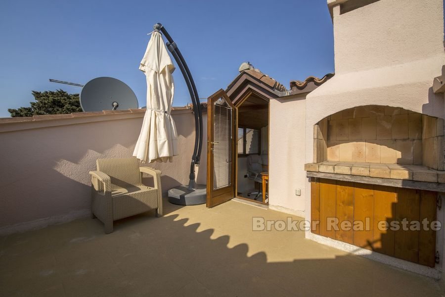 Marjan, Four-bedroom apartment with pool, for sale