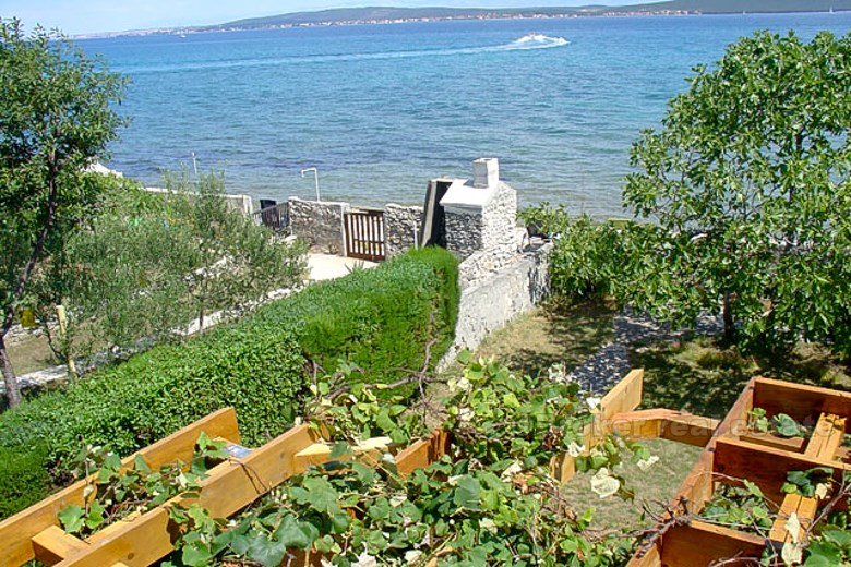 Attraktiv villa ved sjøen, for salg