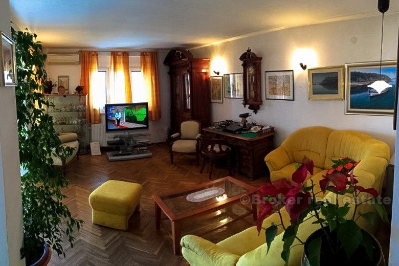 Bacvice, Four-bedroom apartment - for sale