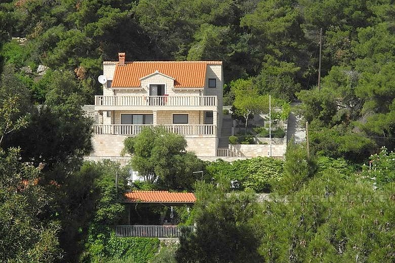 Attractive villa, for sale