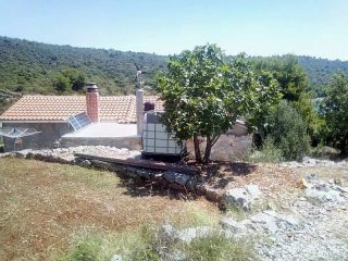 House on the land plot of 800 m2