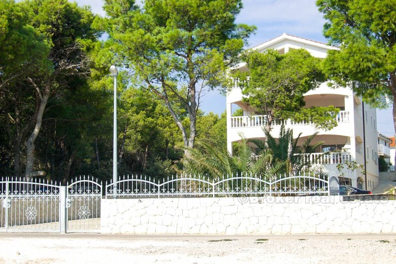 Maison / villa située dans un petit endroit romantique, à vendre