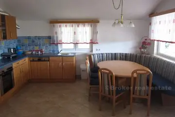 House / villa located in a small romantic place, for sale