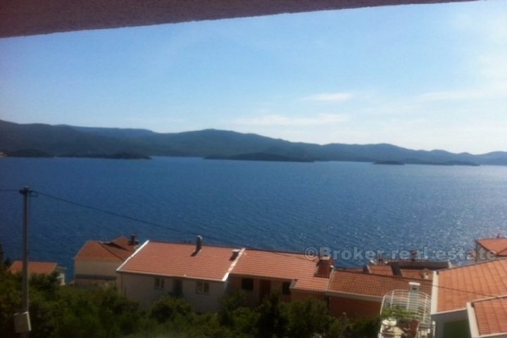 Several apartments with sea view