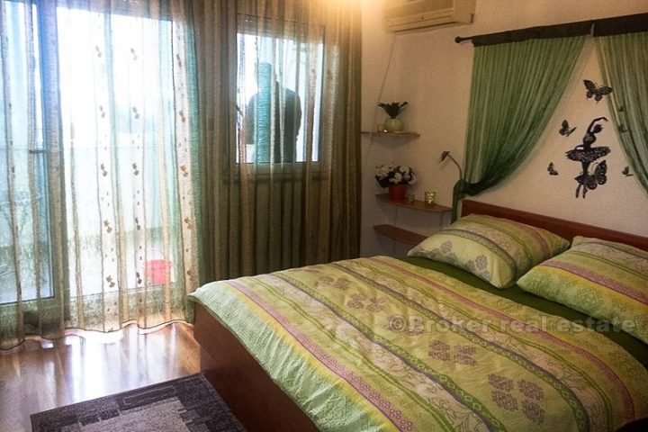 Three-room apartment on Znjan, for rent