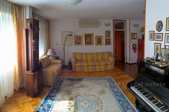 Comfortable three-room apartment on Blatine, for rent