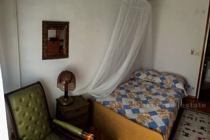 Comfortable three-room apartment on Blatine, for rent