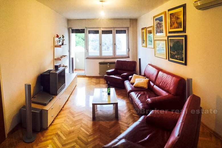 Komfortabel fire-roms leilighet