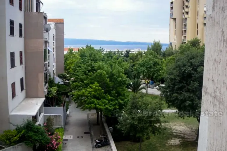 Apartament z balkonem i tarasem