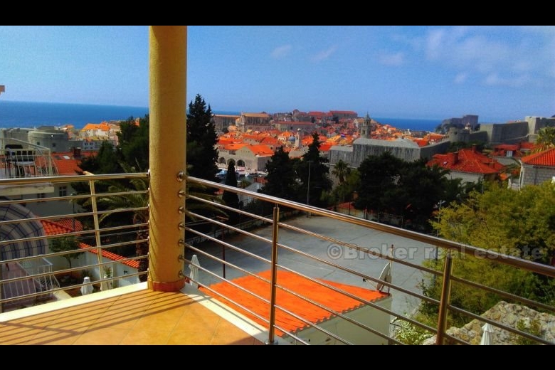 Дом с прекрасным видом на Дубровник, для продажи