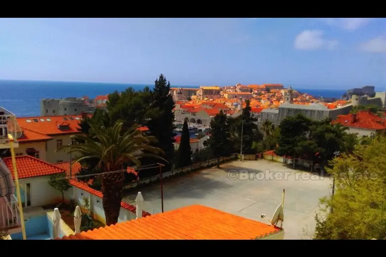 Hus med vacker utsikt över Dubrovnik, till salu