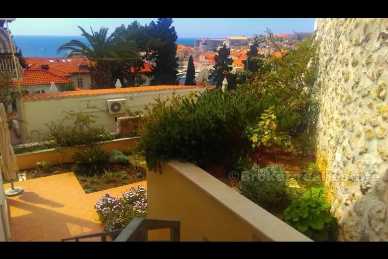 Casa con bella vista su Dubrovnik, in vendita