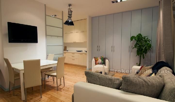 Modern, fullt utrustad lägenhet