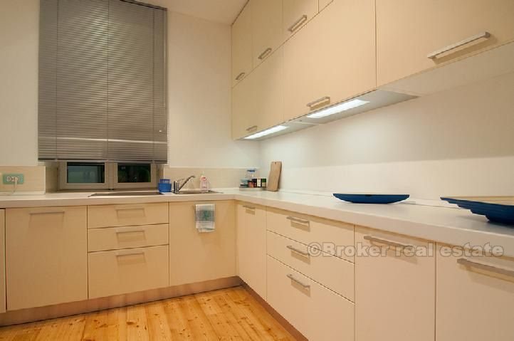 Modern, fully equipped apartment