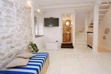 Renovated apartment in center, for sale