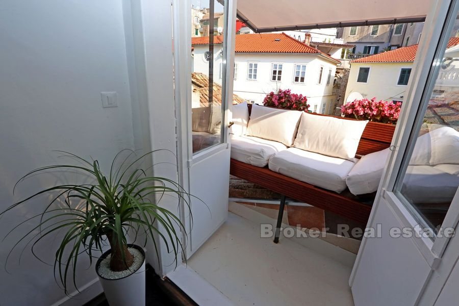 Renovated apartment in center, for sale