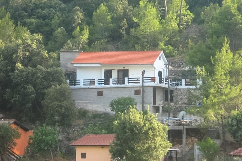 Fristående hus med utsikt över havet