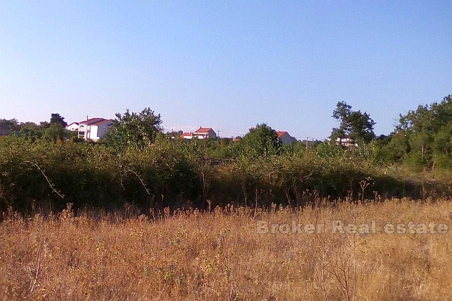 Building land plot in the center of village, for sale