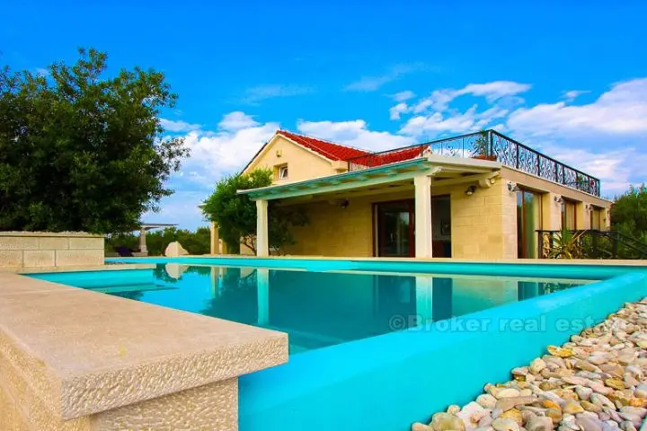 Beautiful villa with breathtaking view of the sea, for sale