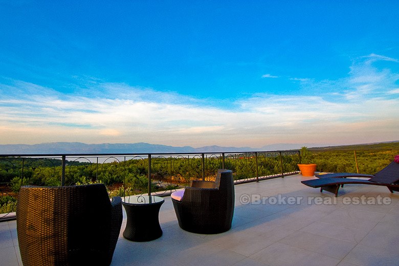Beautiful villa with breathtaking view of the sea, for sale