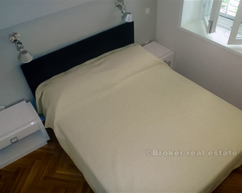 Completely renovated one bedroom apartment, for rent