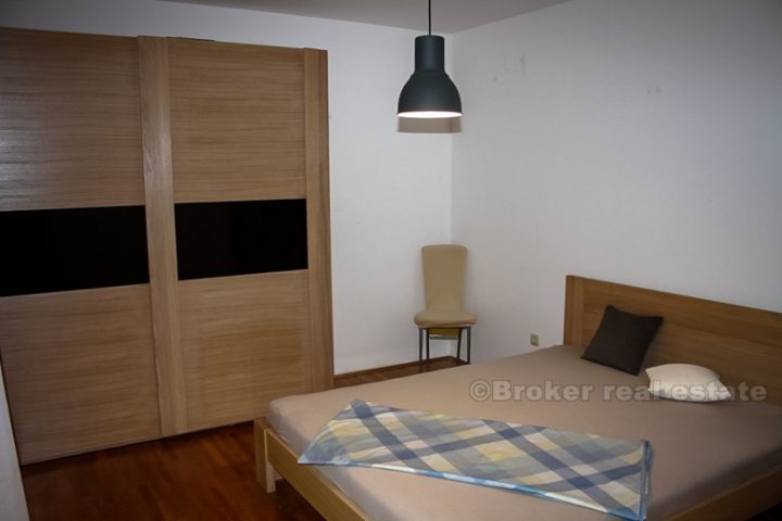 Beautiful apartment overlloking the sea, for rent