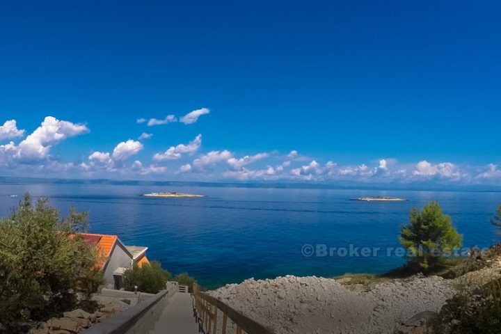 Building land plot next to the sea