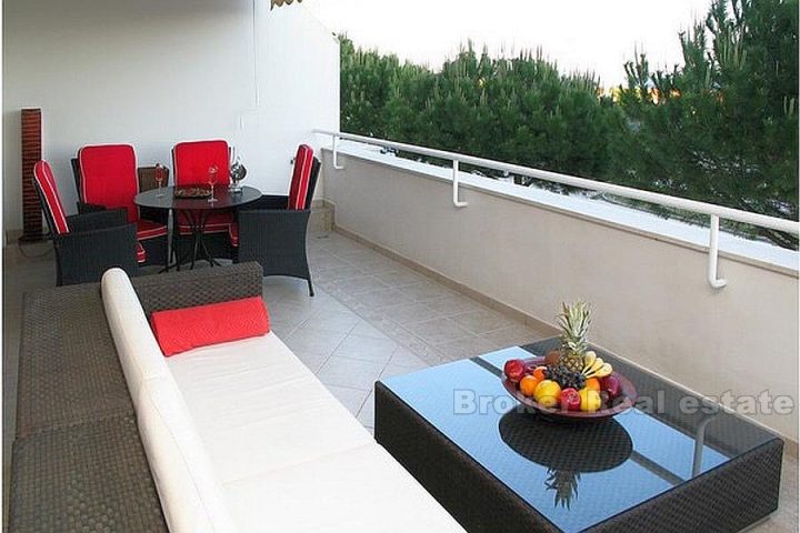 Znjan, Luxury furnished apartment, for sale