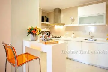 Bacvice, Three bedroom apartment, for sale