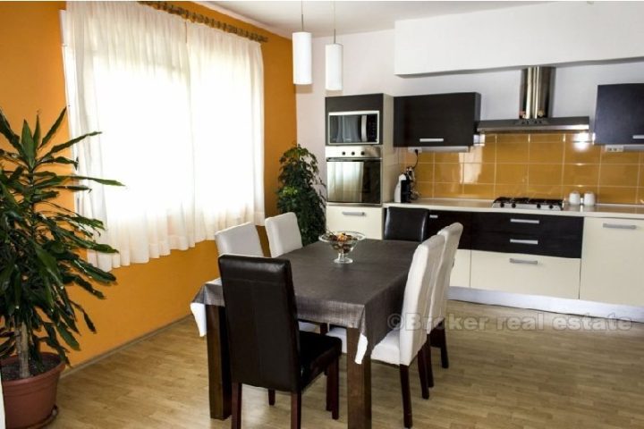 Modernly furnished three bedroom apartment, for rent