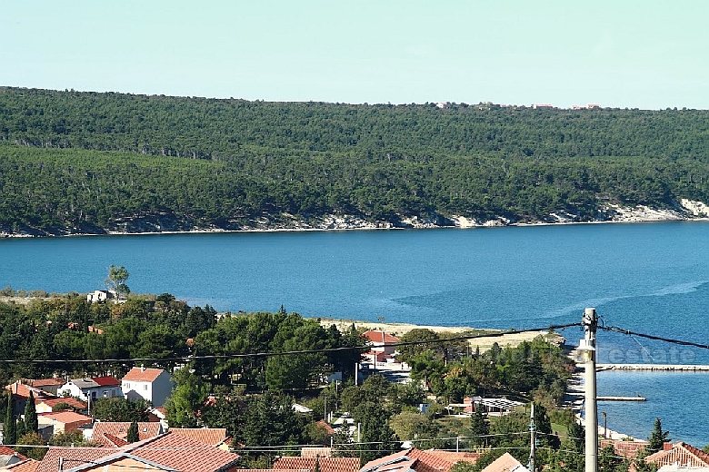 Maison avec vue sur la mer, entourée d'un jardin méditerranéen, à vendre